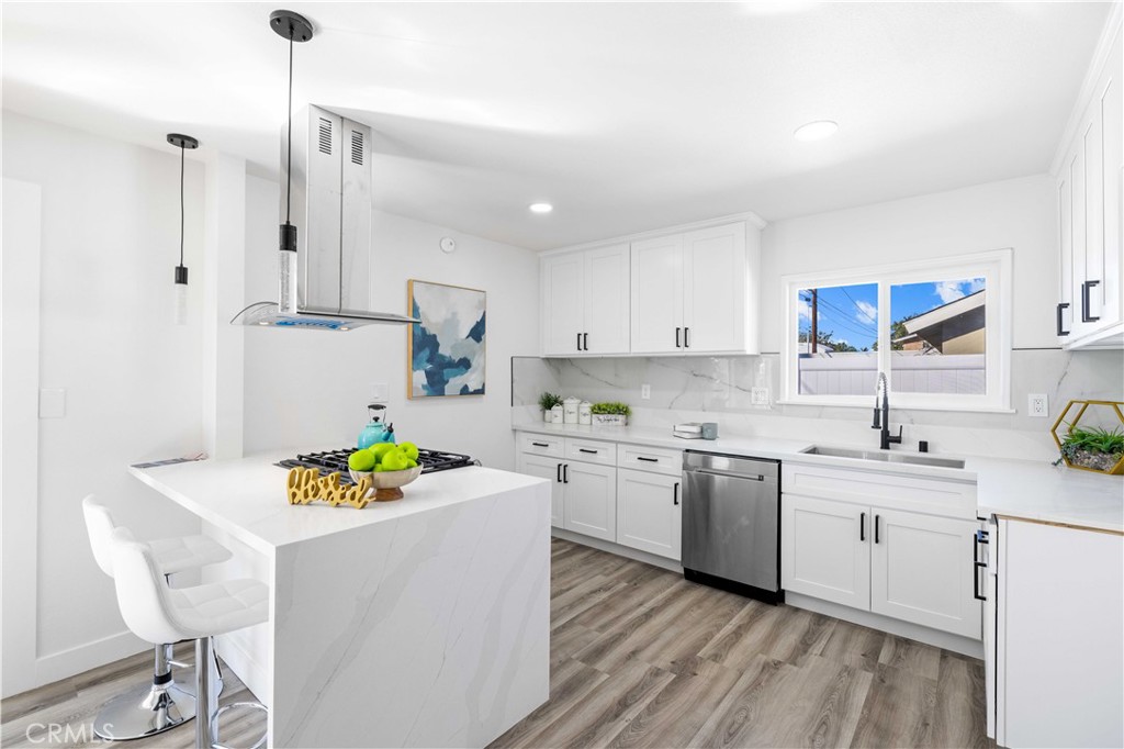 738 Mathewson Avenue