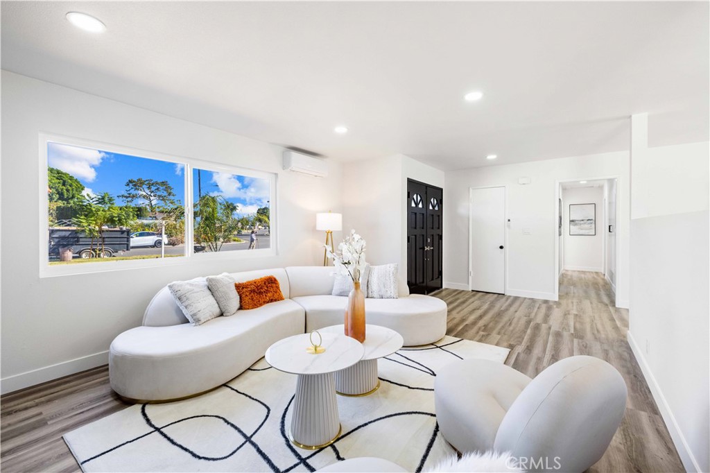 738 Mathewson Avenue