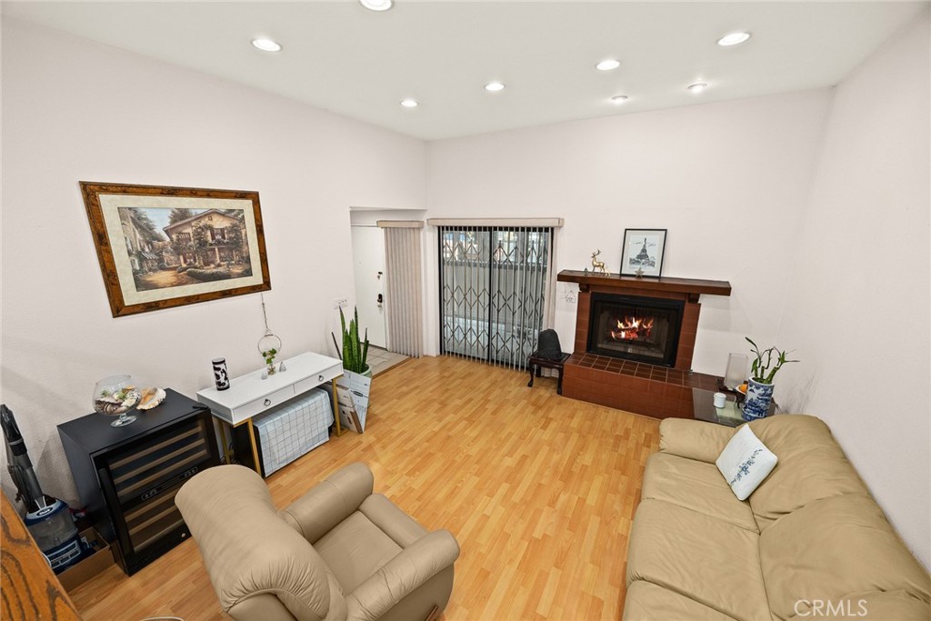 513 N Chandler Avenue E