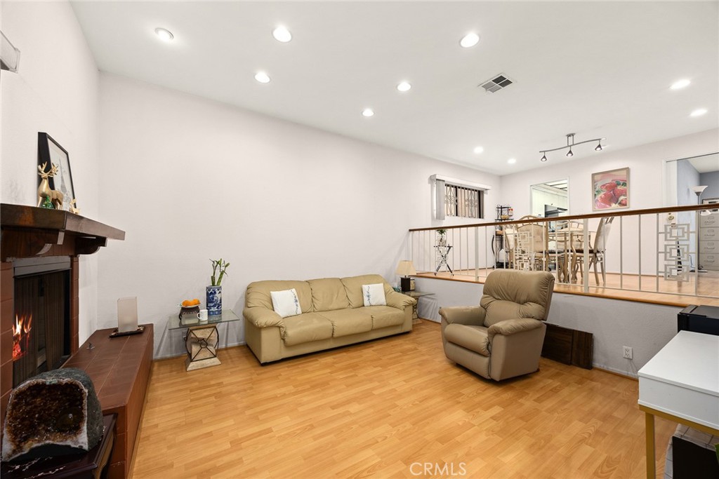 513 N Chandler Avenue E