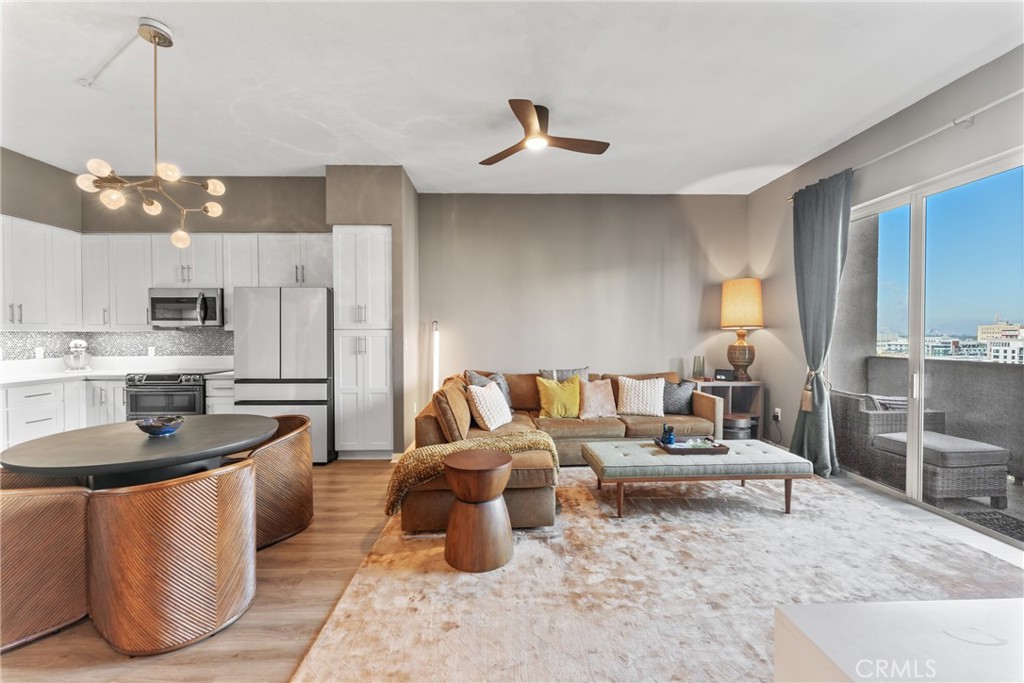 388 E Ocean Boulevard 1112