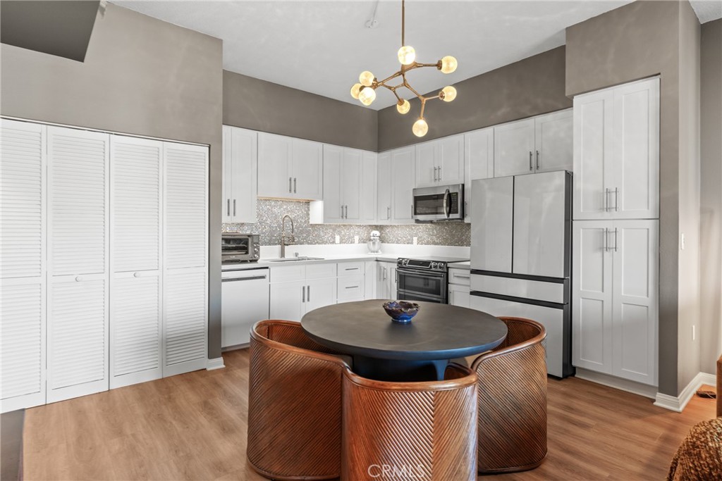 388 E Ocean Boulevard 1112