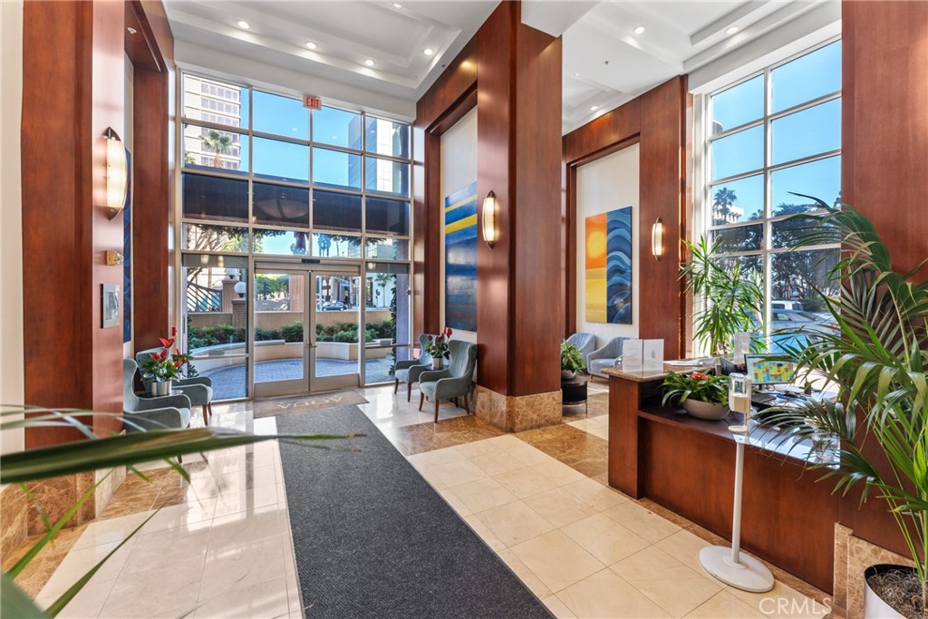 388 E Ocean Boulevard 1112