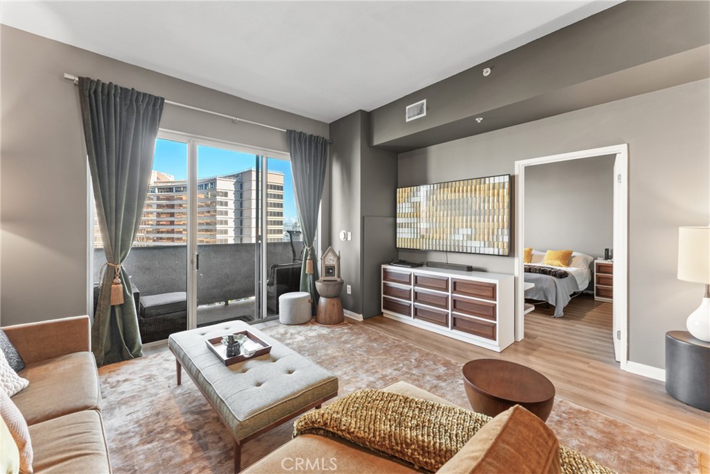 388 E Ocean Boulevard 1112