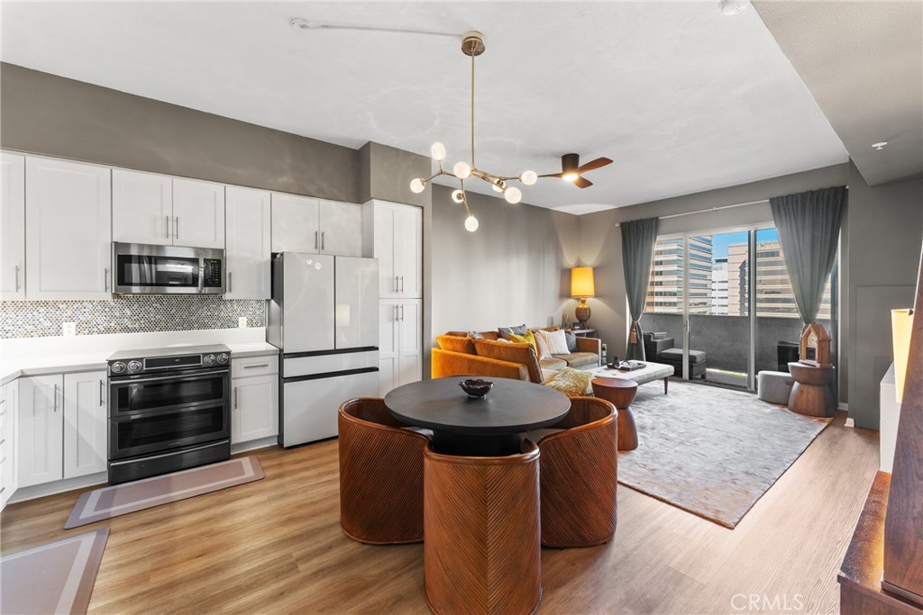 388 E Ocean Boulevard 1112