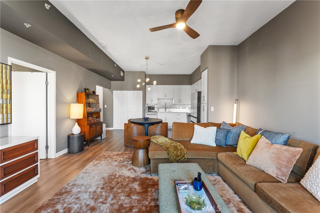 388 E Ocean Boulevard 1112