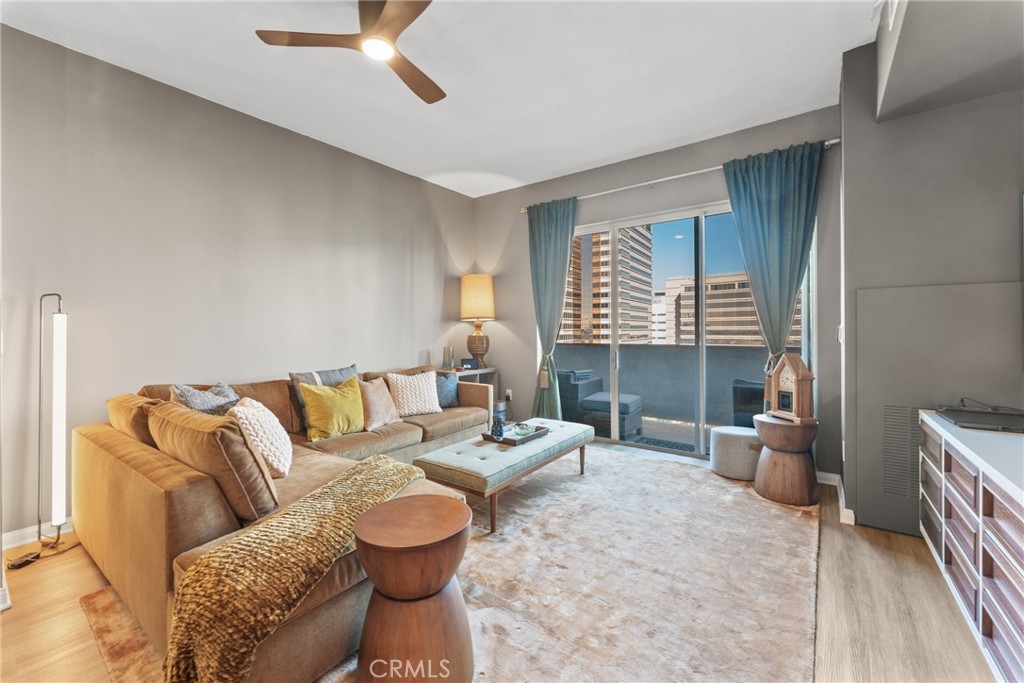 388 E Ocean Boulevard 1112