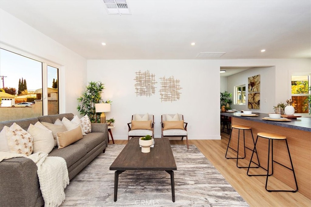 5569 N Rimsdale Avenue