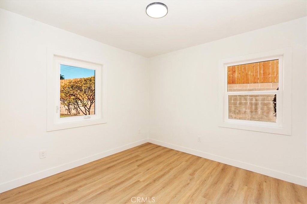 5569 N Rimsdale Avenue