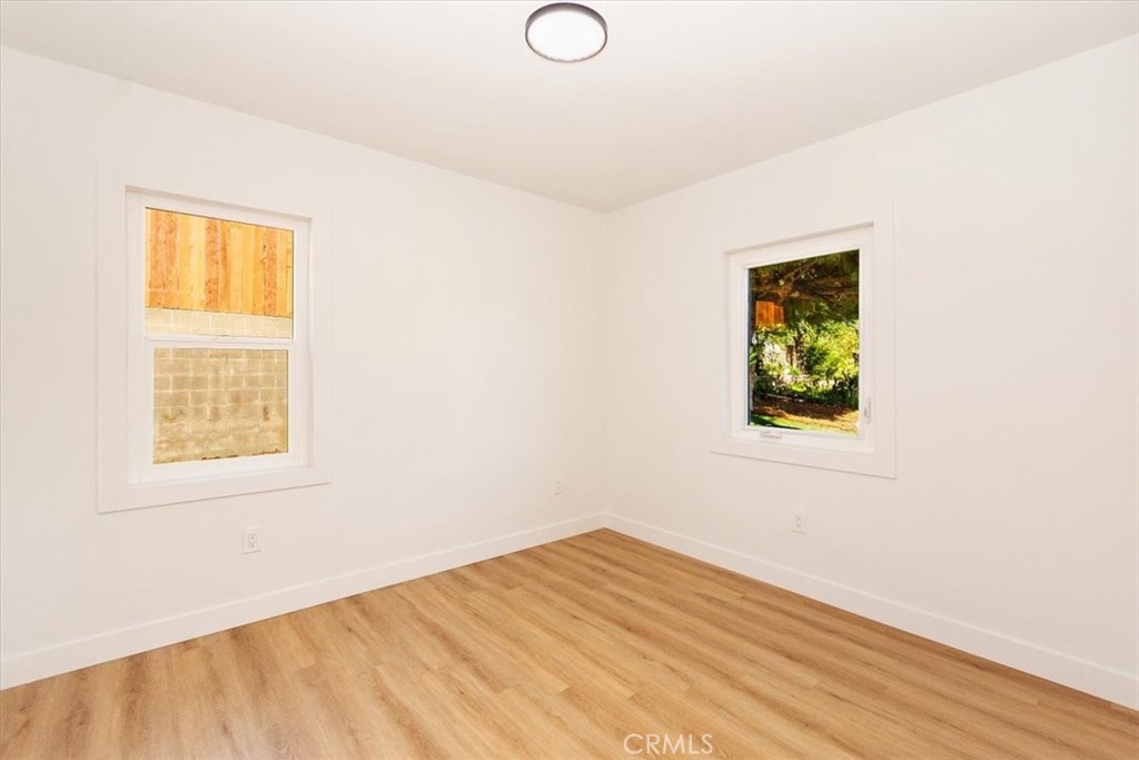 5569 N Rimsdale Avenue