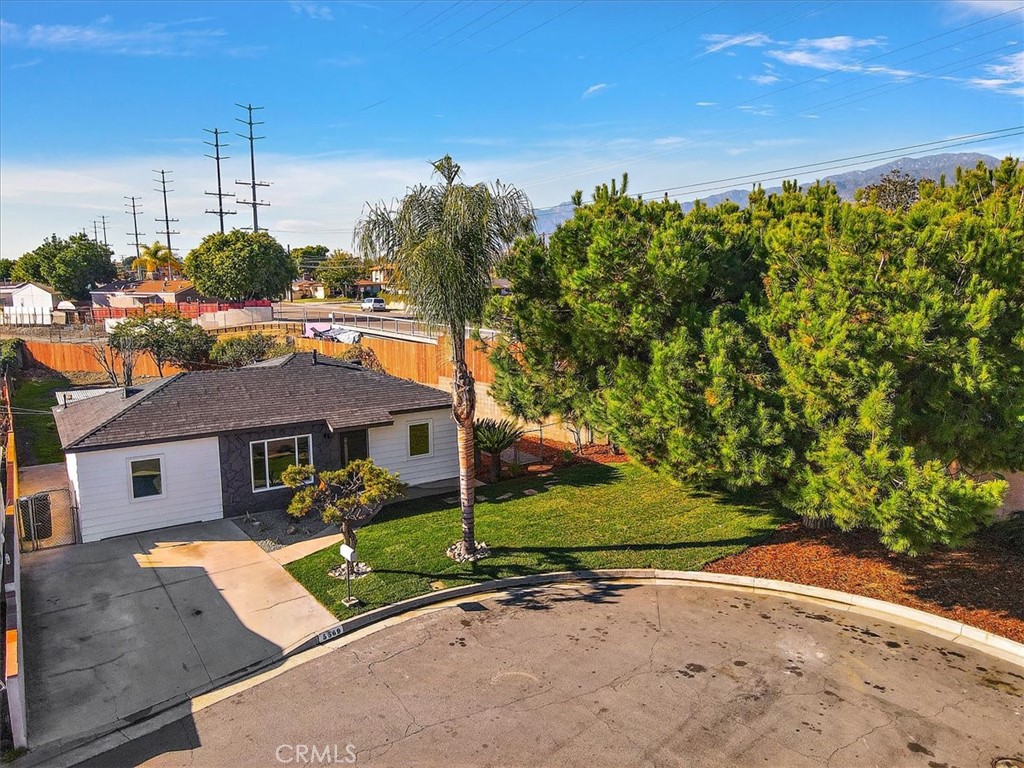 5569 N Rimsdale Avenue