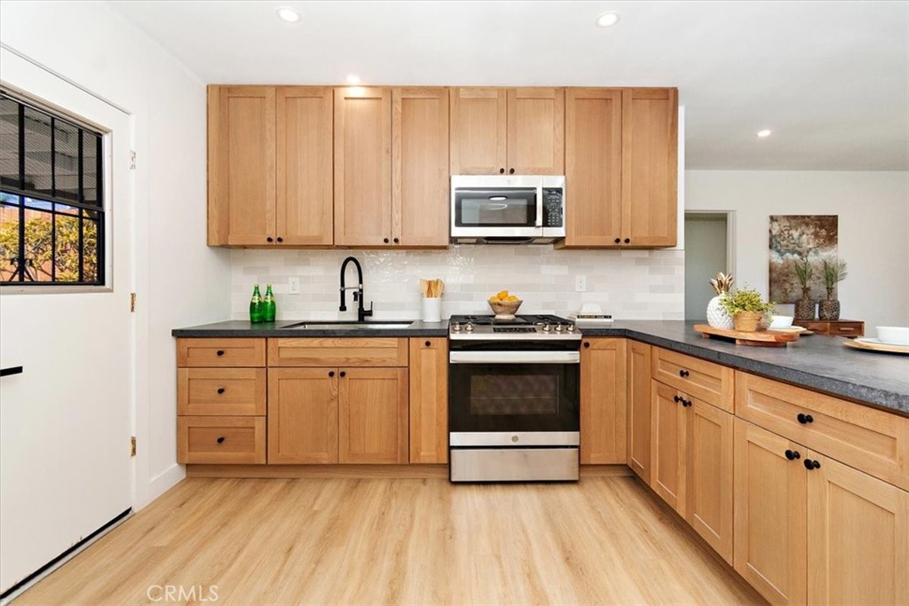 5569 N Rimsdale Avenue