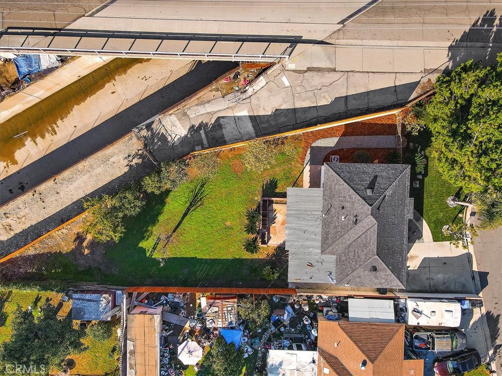 5569 N Rimsdale Avenue