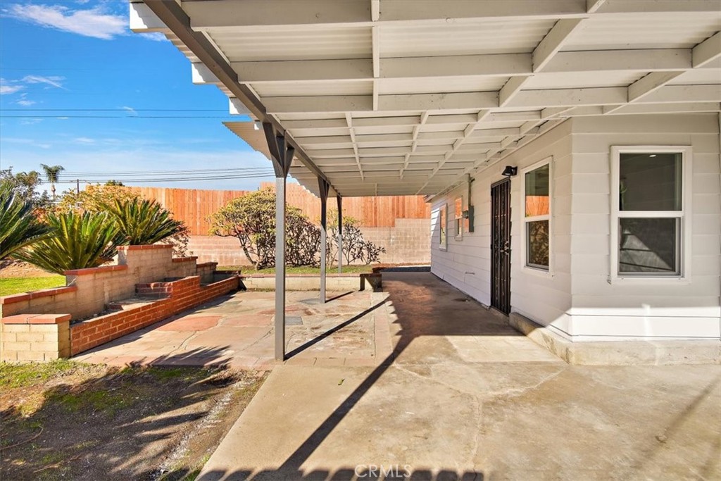 5569 N Rimsdale Avenue