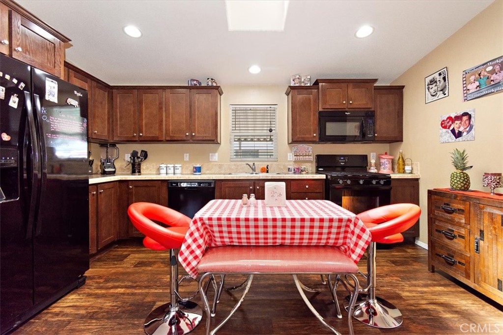 2755 Arrow Highway 156