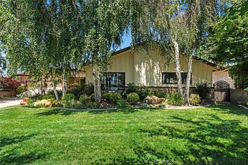 1163 N Vallejo Way
