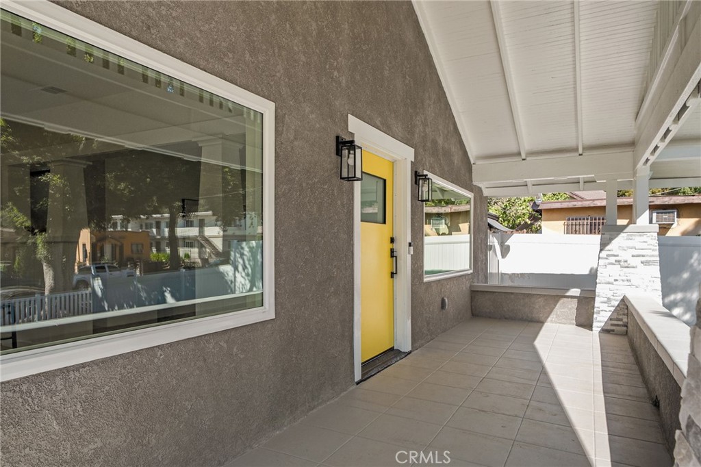 1027 N Summit Avenue