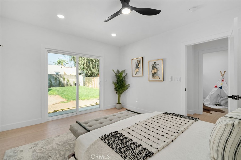 1027 N Summit Avenue