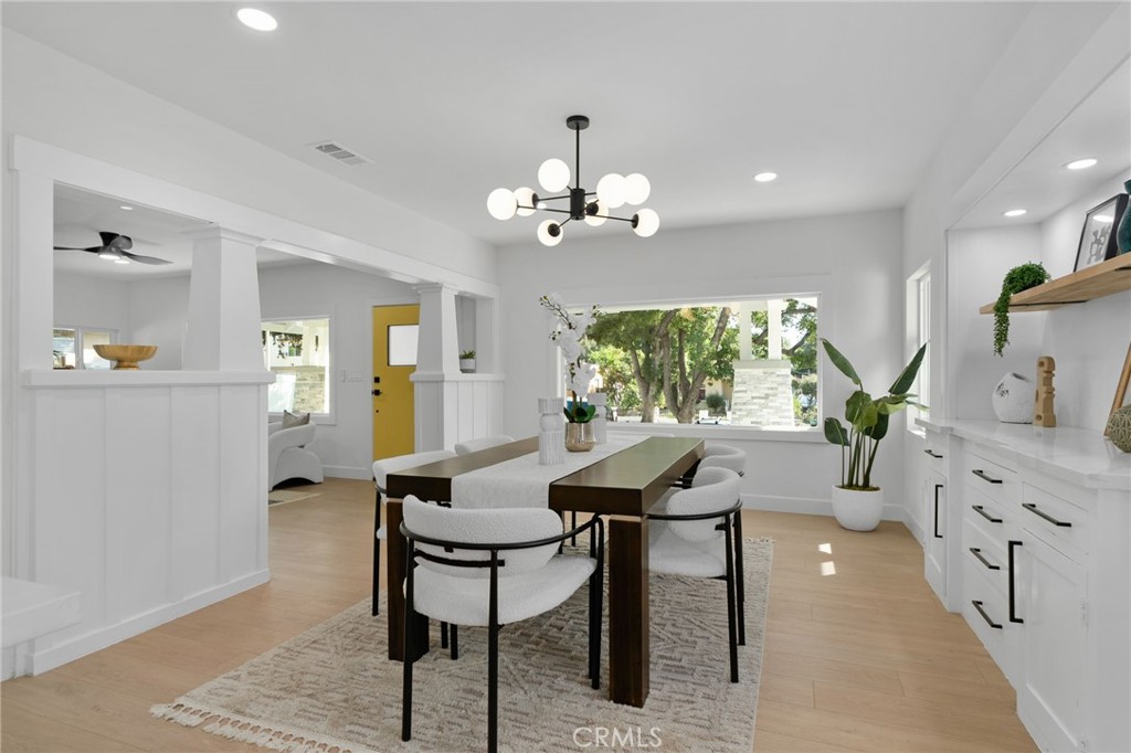 1027 N Summit Avenue