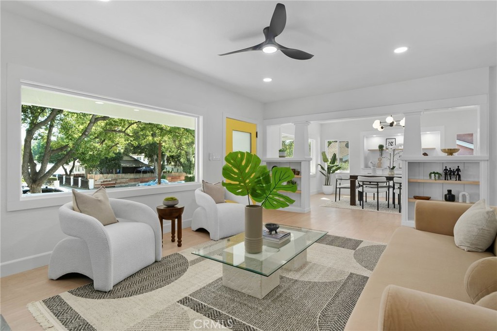 1027 N Summit Avenue