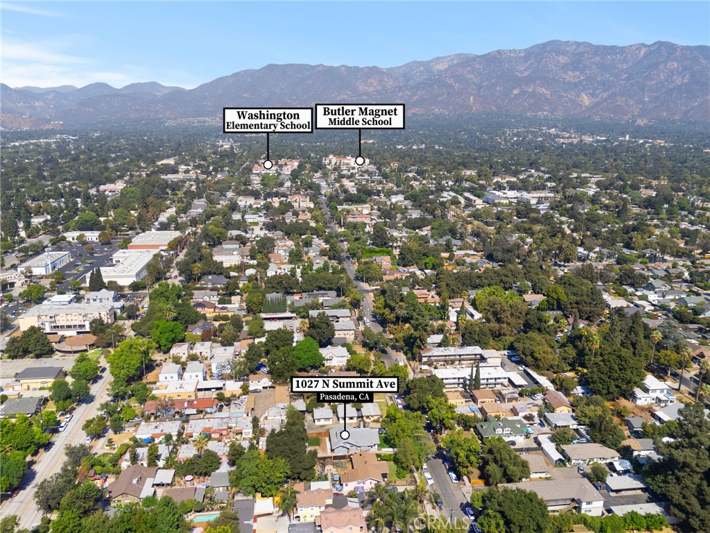 1027 N Summit Avenue