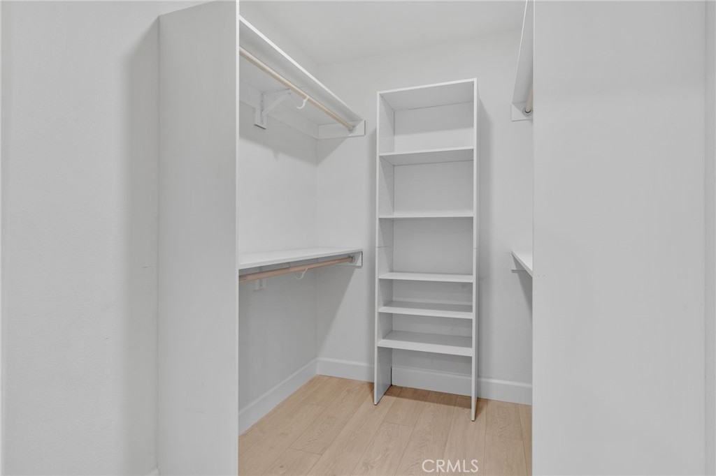 1027 N Summit Avenue