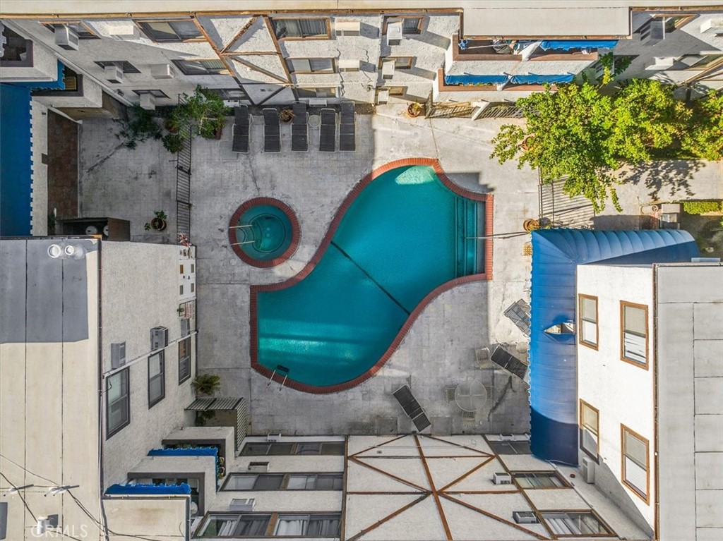 18530 Hatteras Street 337