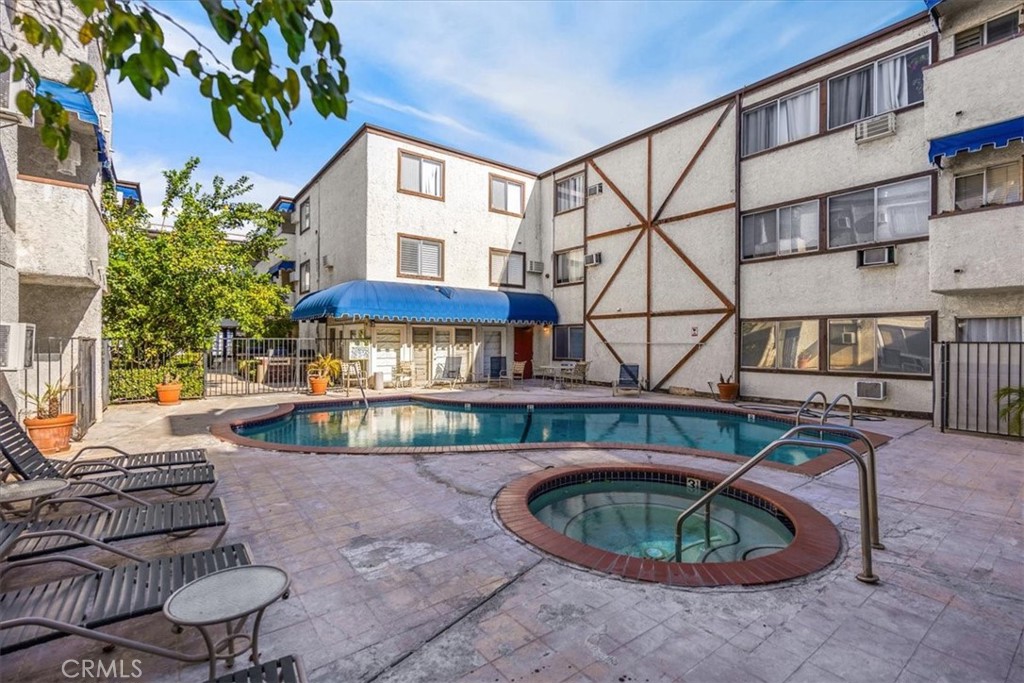 18530 Hatteras Street 337