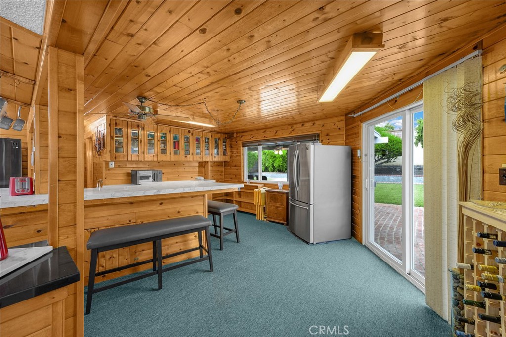 1005 E Woodland Lane