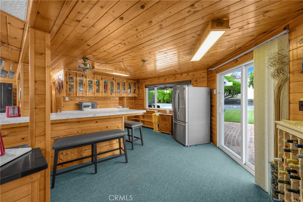 1005 E Woodland Lane