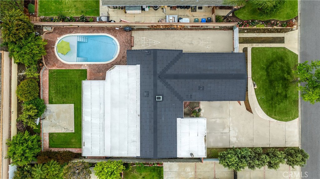 1005 E Woodland Lane