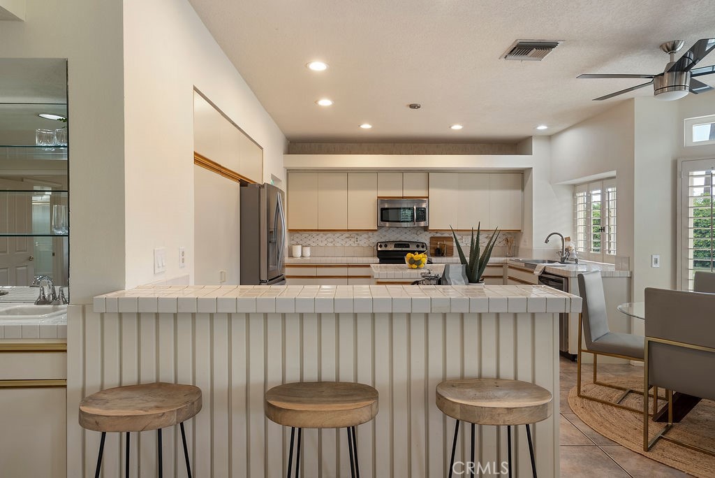 368 Oakmont