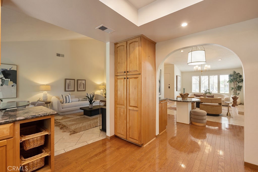 1837 Balboa Way