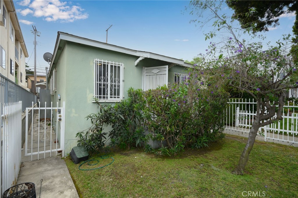 11466 Venice Boulevard