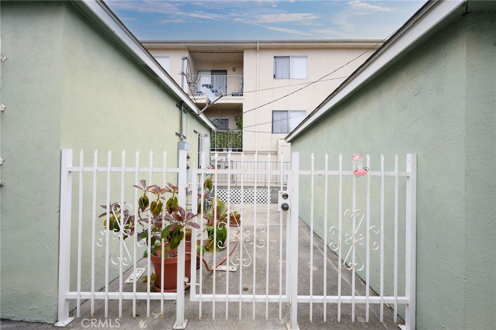 11466 Venice Boulevard