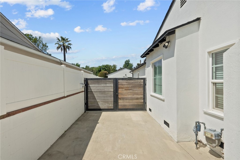 5937 Ranchito Avenue