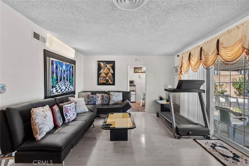 11242 Kamloops Street