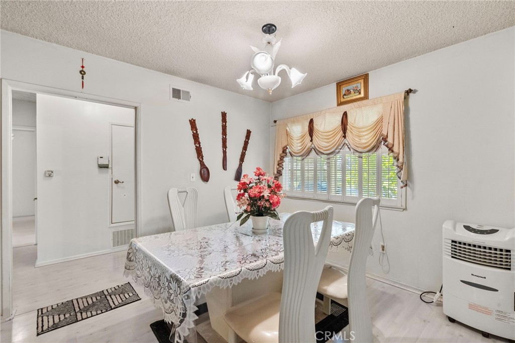 11242 Kamloops Street