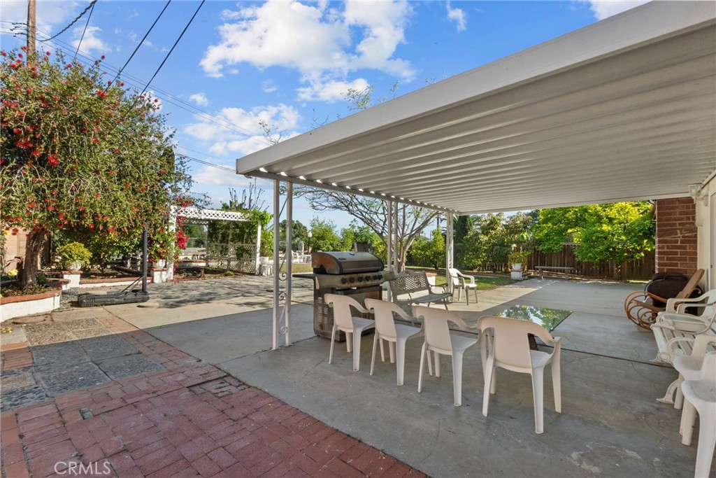 11242 Kamloops Street