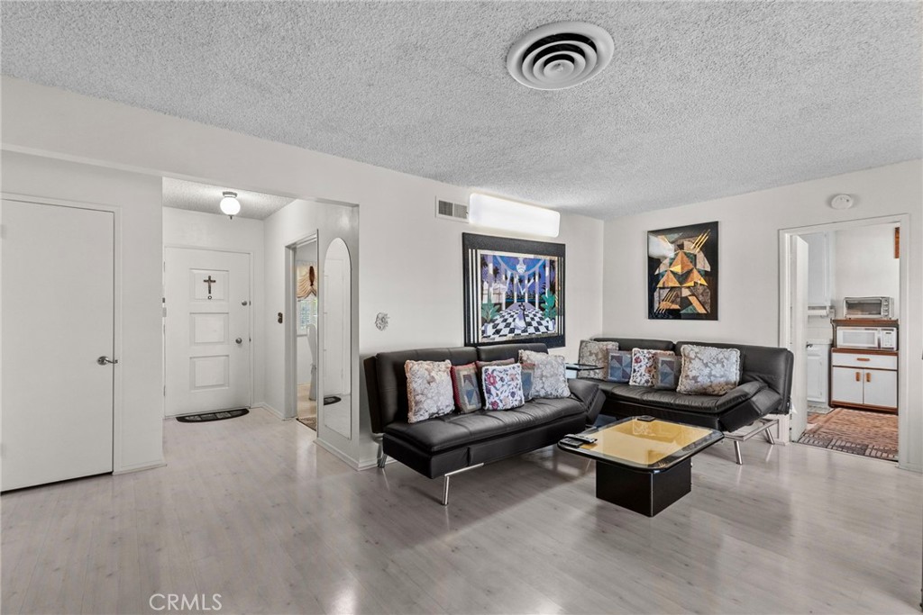 11242 Kamloops Street