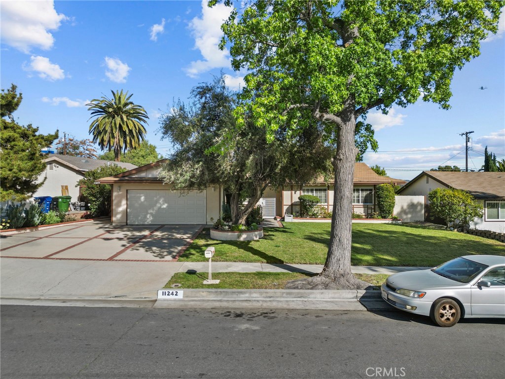 11242 Kamloops Street