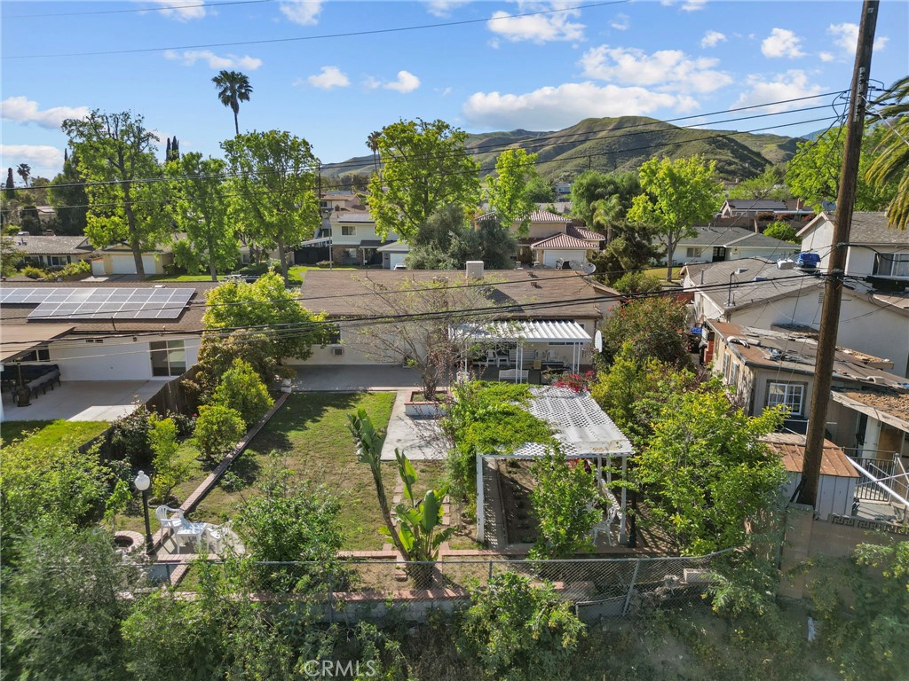 11242 Kamloops Street