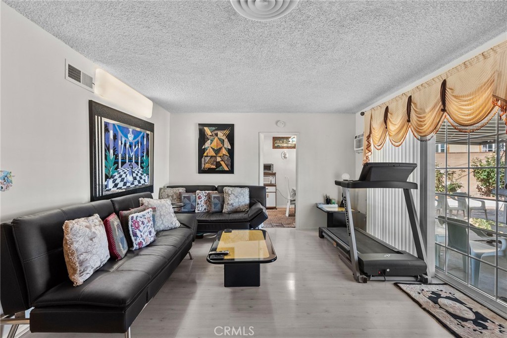 11242 Kamloops Street