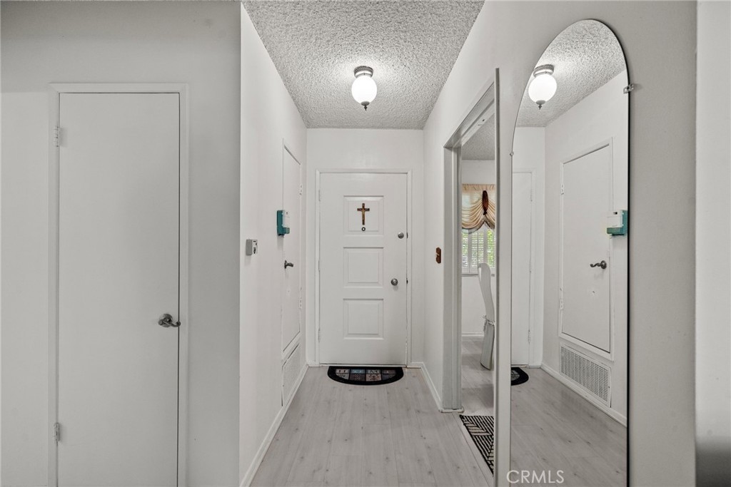 11242 Kamloops Street