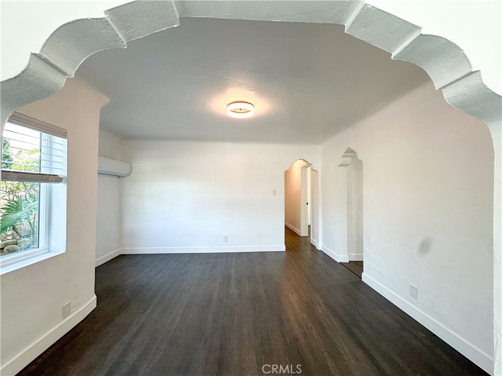 3610 Whiteside Street