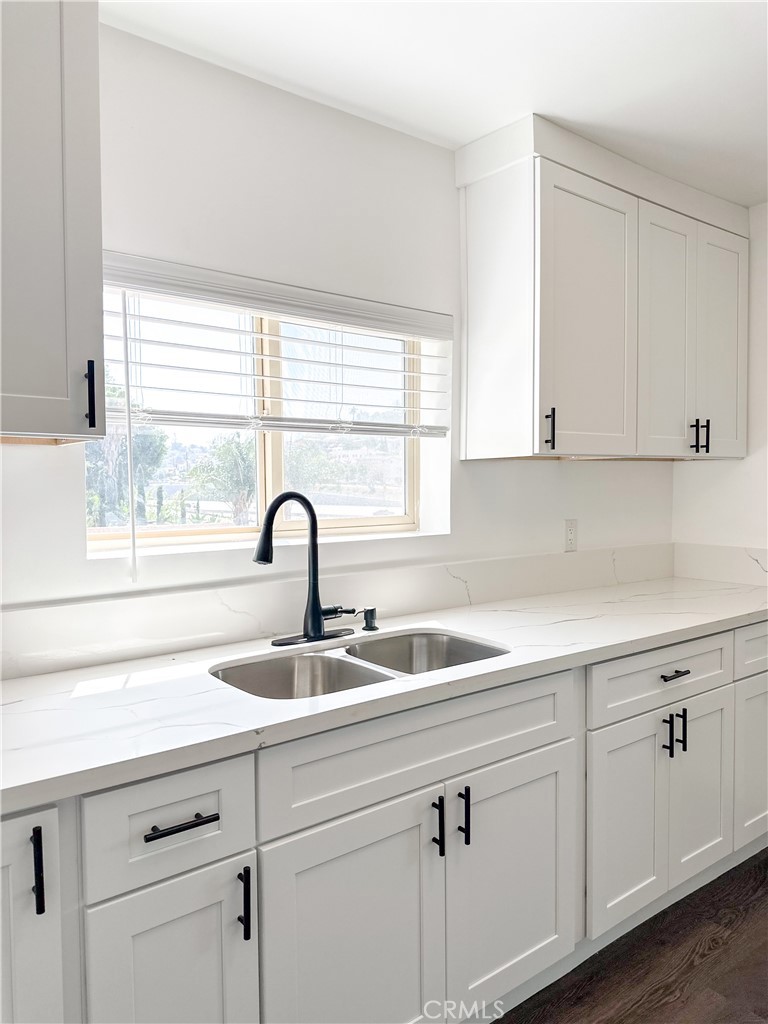 3610 Whiteside Street