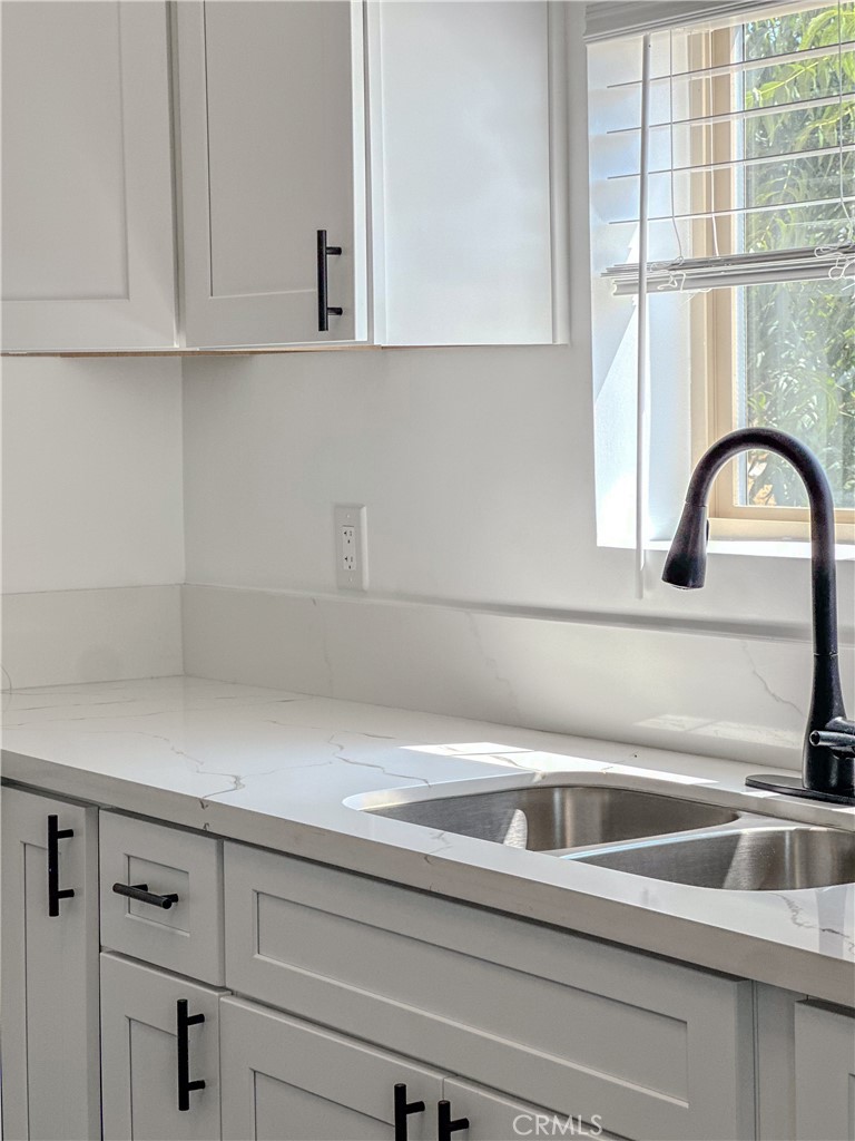 3610 Whiteside Street