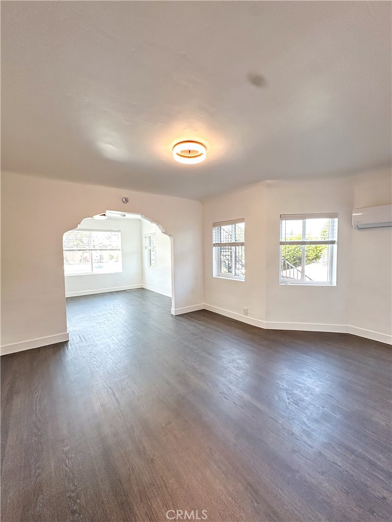 3610 Whiteside Street