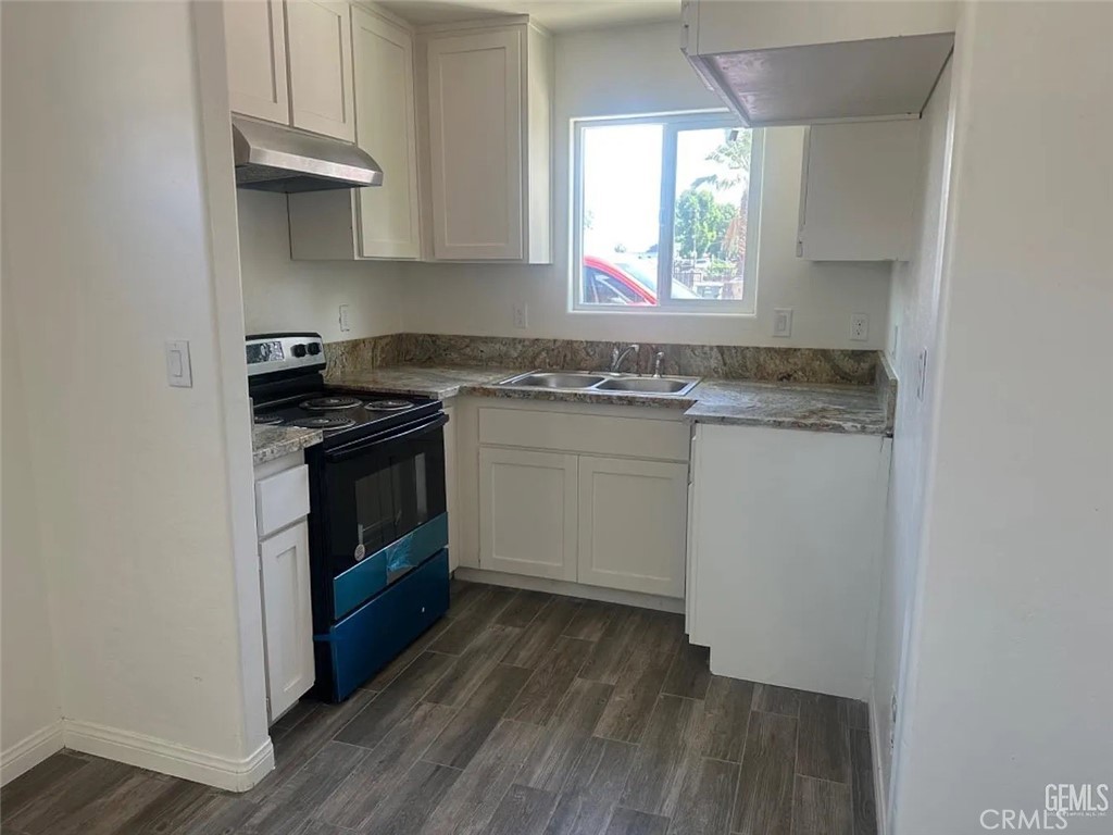 3709 Jewett
