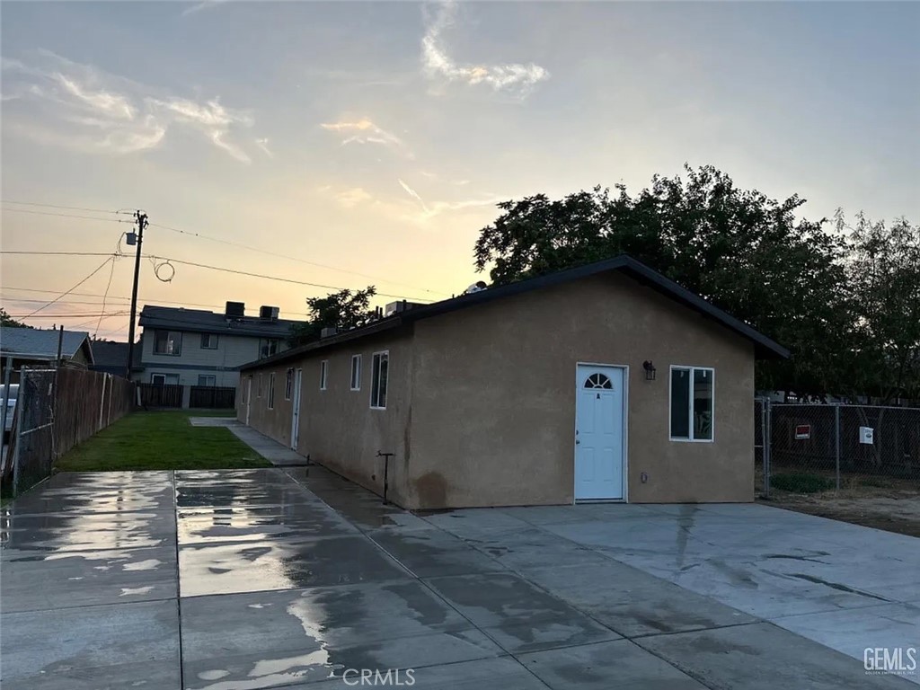 3709 Jewett